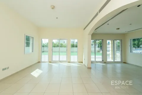 Villa in Jumeirah Village Triangle, Dubai, UAE 5 bedrooms, 372 sq.m. № 737800 - photo 5
