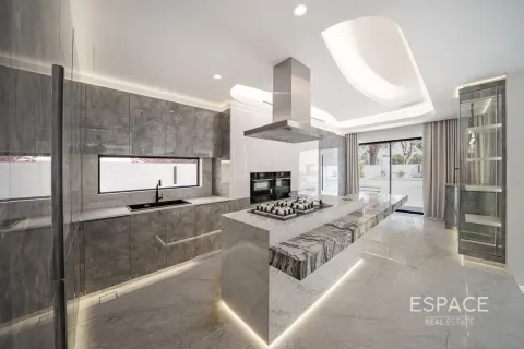 Villa in Meadows, Dubai, UAE 4 bedrooms, 388 sq.m. № 737798 - photo 10