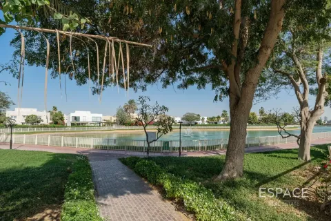 Villa in Meadows, Dubai, UAE 4 bedrooms, 388 sq.m. № 737798 - photo 20