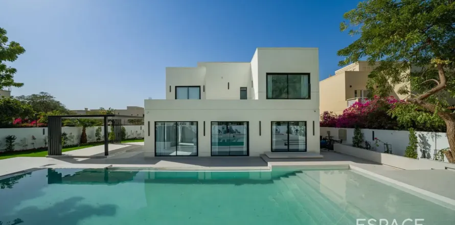 Villa in Meadows, Dubai, UAE 4 bedrooms, 388 sq.m. № 737798