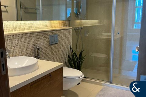 Apartment sa CLAREN TOWERS sa Downtown Dubai (Downtown Burj Dubai), UAE 2 silid-tulugan, 154 sq.m. № 671620 - larawan 9