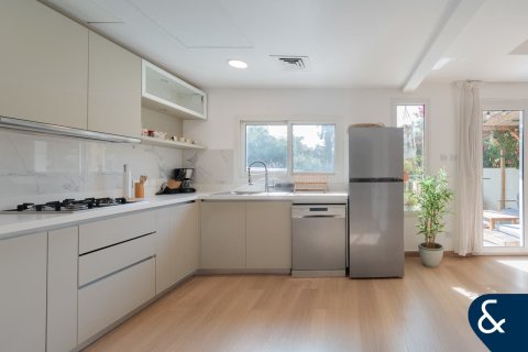 The Springs, Dubai, UAE의 임대용 빌라 침실 2개, 157제곱미터 번호 671320 - 사진 5