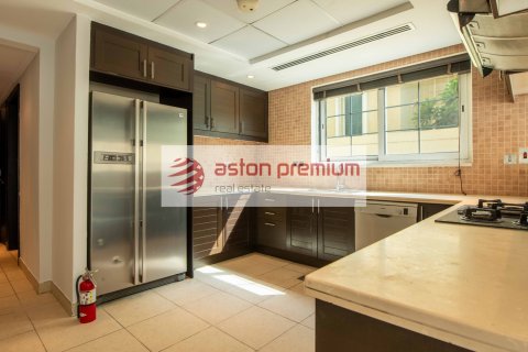 Vilë në Jumeirah Park, Dubai, Emiratet e Bashkuara Arabe 3 dhoma gjumi, 343.7 m2. № 634459 - Foto 9