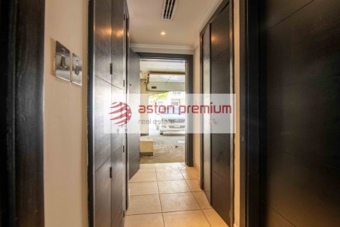 Vilë në Jumeirah Park, Dubai, Emiratet e Bashkuara Arabe 3 dhoma gjumi, 343.7 m2. № 634459 - Foto 19