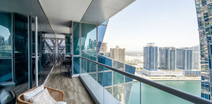 Huoneisto Business Bay, Dubai, Arabiemiraatit 2 makuuhuonetta, 148 m2 № 715300