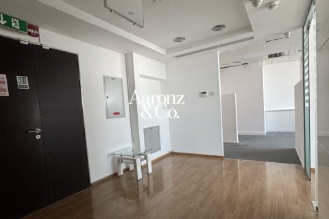 Biuro do wynajęcia w Jumeirah Lake Towers, Dubai, ZEA 75 mkw., nr 715266 - zdjęcie 9