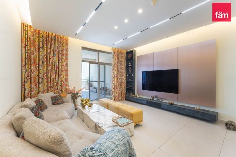 Apartament në Motor City, Dubai, Emiratet e Bashkuara Arabe 3 dhoma gjumi, 273 m2. № 715298