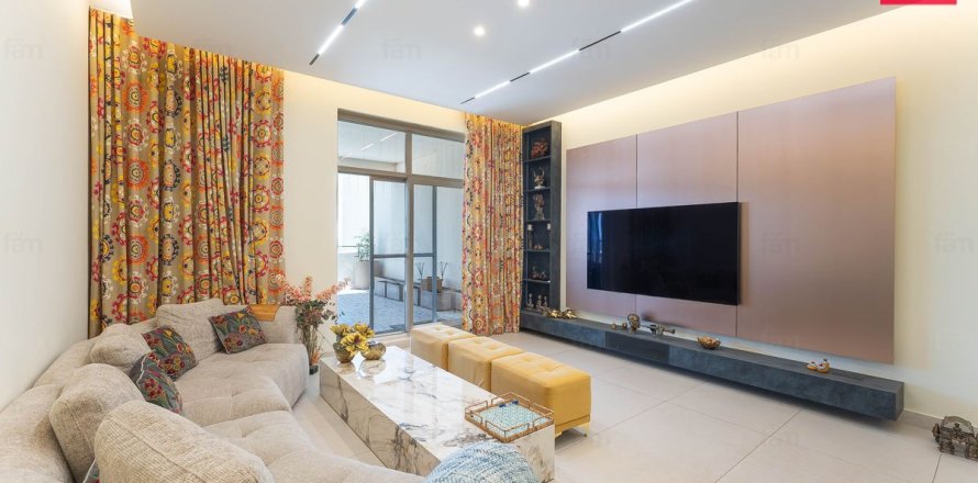 Apartament në Motor City, Dubai, Emiratet e Bashkuara Arabe 3 dhoma gjumi, 273 m2. № 715298