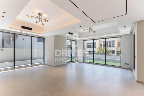 Villa te huur in Al Furjan, Dubai, VAE 5 slaapkamers, 599.97 vr.m., nr 747059 - foto 7