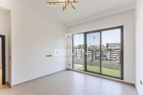 Villa te huur in Al Furjan, Dubai, VAE 5 slaapkamers, 599.97 vr.m., nr 747059 - foto 9