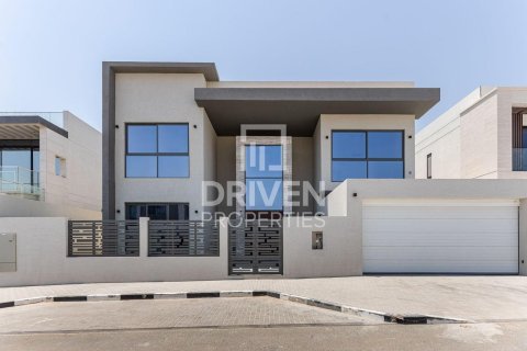 Villa te huur in Al Furjan, Dubai, VAE 5 slaapkamers, 599.97 vr.m., nr 747059 - foto 1