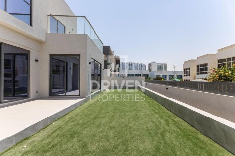 Villa te huur in Al Furjan, Dubai, VAE 5 slaapkamers, 599.97 vr.m., nr 747059 - foto 27