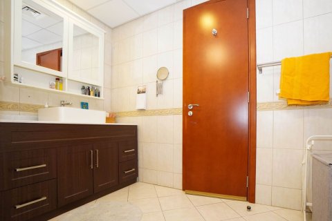 Apartmen di Motor City, Dubai, UAE 2 bilik tidur, 157 meter persegi № 679372 - foto 18