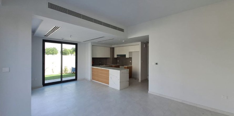 Villa asukohaga Dubai, AÜE: 4 magamistoaga, 230 m² Nr 705966