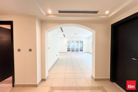 Vilë në Dubai, Emiratet e Bashkuara Arabe 3 dhoma gjumi, 547.1 m2. № 638465 - Foto 4