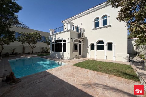 Dubai, संयुक्त अरब अमीरात में विला, 3 बेडरूम, 547.1 वर्ग मीटर, संख्या 638465 - फ़ोटो 1