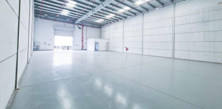 Bodega sa RAK FTZ, Ras Al Khaimah, UAE 465 sq.m. № 656110