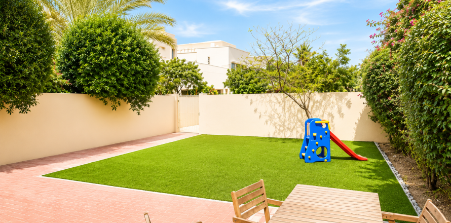 ویلا در The Springs، Dubai ، امارات متحده عربی 3 خوابه ، 253.74 متر مربع.  شماره 749544