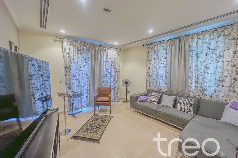Jumeirah Park, Dubai, BAE’de kiralık villa 4 yatak odası, 402.73 m&sup2; No 733484 - fotoğraf 8