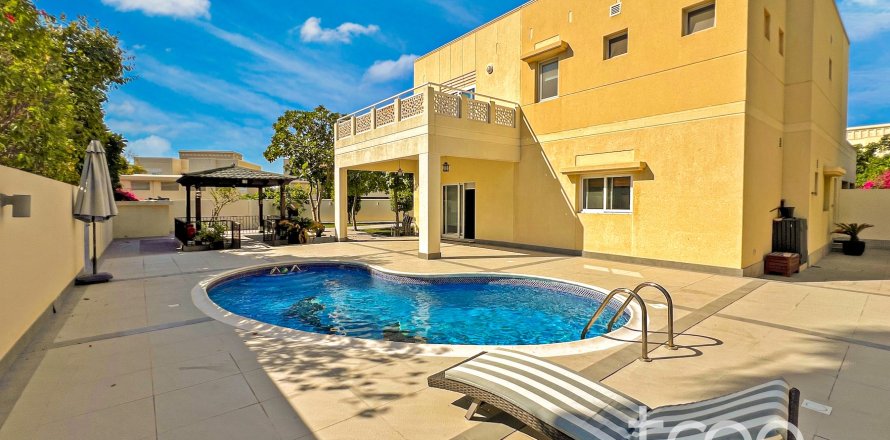 Vila di Meadows, Dubai, UAE 4 bilik tidur, 373.28 meter persegi № 733480