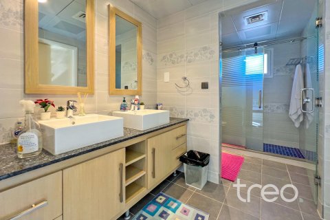 Vila di Meadows, Dubai, UAE 4 bilik tidur, 373.28 meter persegi № 733480 - foto 15