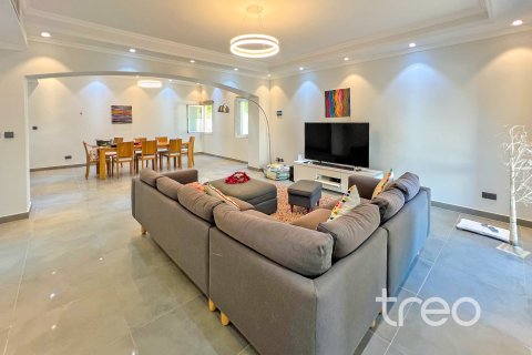 Vila di Meadows, Dubai, UAE 4 bilik tidur, 373.28 meter persegi № 733480 - foto 3