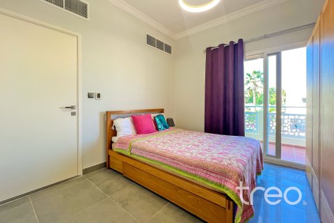 Vila di Meadows, Dubai, UAE 4 bilik tidur, 373.28 meter persegi № 733480 - foto 13