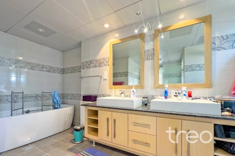 Vila di Meadows, Dubai, UAE 4 bilik tidur, 373.28 meter persegi № 733480 - foto 18