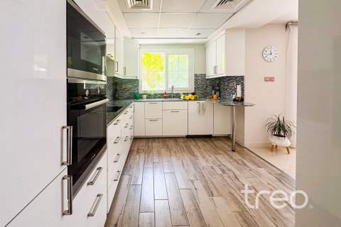 Townhouse de închiriat în Arabian Ranches, Dubai, EAU 3 dormitoare, 258.36 mp.  №755494 - poză 3