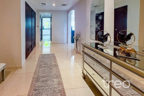Townhouse de închiriat în Arabian Ranches, Dubai, EAU 3 dormitoare, 258.36 mp.  №755494 - poză 8