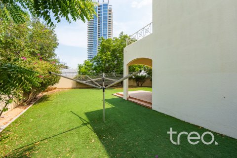 Villa en alquiler en Meadows, Dubai, EAU 3 dormitorios, 604.89 m2 № 755489 - foto 16