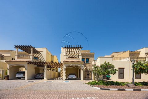 Vilă de vânzare în Al Salam Street, Abu Dhabi, EAU 5 dormitoare, 492 mp. №662928 - poză 1