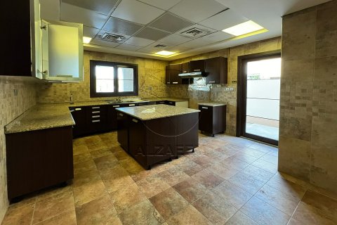 Vilă de vânzare în Al Salam Street, Abu Dhabi, EAU 5 dormitoare, 492 mp. №662928 - poză 7