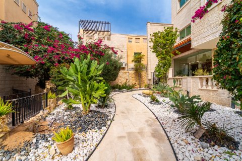 Al Manhal, Abu Dhabi, BAE’de satılık villa 7 yatak odası, 1412 m&sup2; No 696132 - fotoğraf 5