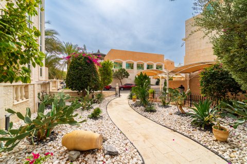 Al Manhal, Abu Dhabi, BAE’de satılık villa 7 yatak odası, 1412 m&sup2; No 696132 - fotoğraf 4
