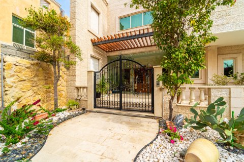 Al Manhal, Abu Dhabi, BAE’de satılık villa 7 yatak odası, 1412 m&sup2; No 696132 - fotoğraf 3