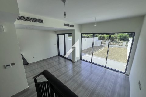 Villa in Dubai, UAE 3 bedrooms, 180 sq.m. № 647445 - photo 3