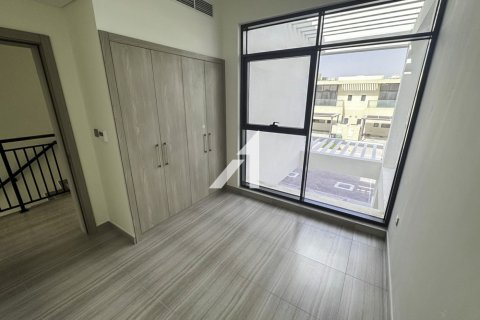 Villa in Dubai, UAE 3 bedrooms, 180 sq.m. № 647445 - photo 9