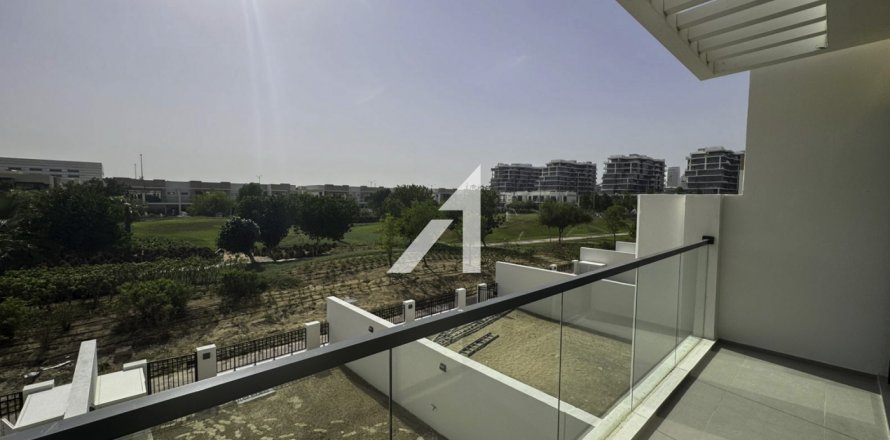 Villa in Dubai, UAE 3 bedrooms, 180 sq.m. № 647445
