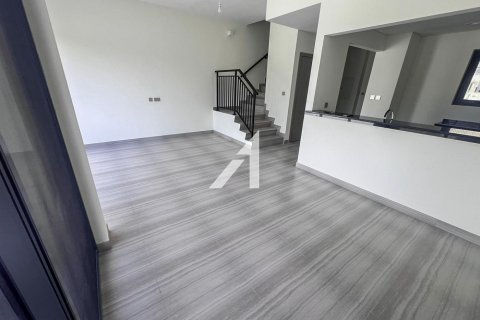 Villa in Dubai, UAE 3 bedrooms, 180 sq.m. № 647445 - photo 4