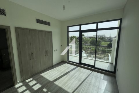 Villa in Dubai, UAE 3 bedrooms, 180 sq.m. № 647445 - photo 8