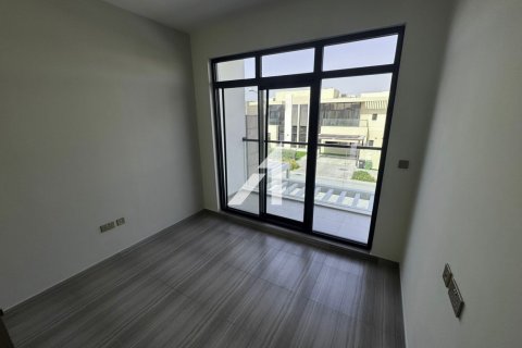 Villa in Dubai, UAE 3 bedrooms, 180 sq.m. № 647445 - photo 12