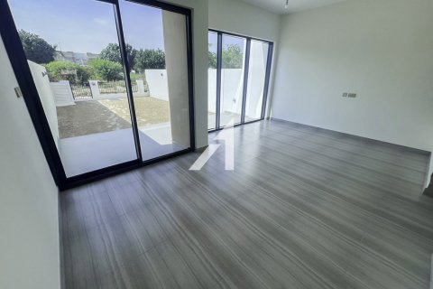 Villa in Dubai, UAE 3 bedrooms, 180 sq.m. № 647445 - photo 5