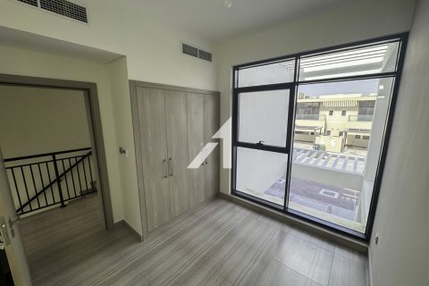 Villa in Dubai, UAE 3 bedrooms, 180 sq.m. № 647445 - photo 10