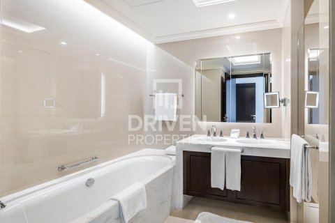 Apartamento para arrendamento em Downtown Dubai (Downtown Burj Dubai), Dubai, EAU 2 quartos, 146.79 m2 № 759594 - foto 11