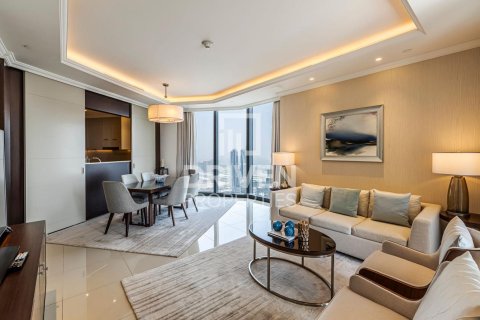 Apartamento para arrendamento em Downtown Dubai (Downtown Burj Dubai), Dubai, EAU 2 quartos, 146.79 m2 № 759594 - foto 2