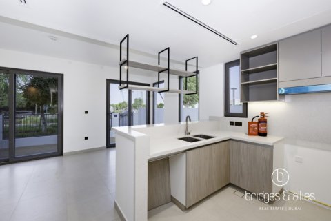 Villa itt: Tilal Al Ghaf, Dubai, EAE, 4 hálószoba, 224 m², azonosító: 685658 - fénykép 2