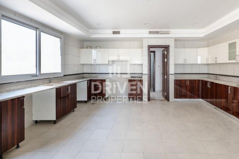 Villa til salg i Living Legends, Dubai, UAE 6 soveværelser, 756.04 kvm № 742842 - foto 15
