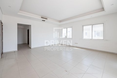 Villa til salg i Living Legends, Dubai, UAE 6 soveværelser, 756.04 kvm № 742842 - foto 3
