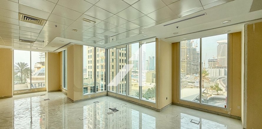 Toimisto Dubai Marina, Arabiemiraatit 115 m2 № 688470
